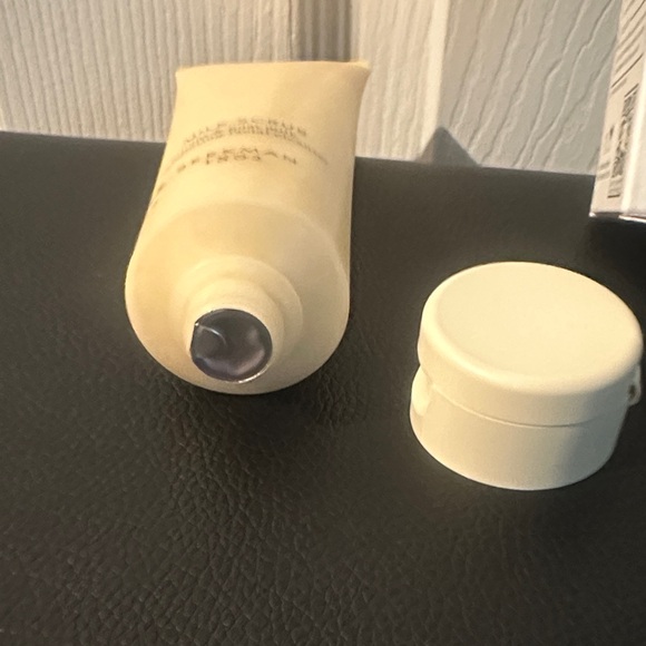 Beekman 1802 Milk Scrub in Yellow Tube - Picture 3 of 3